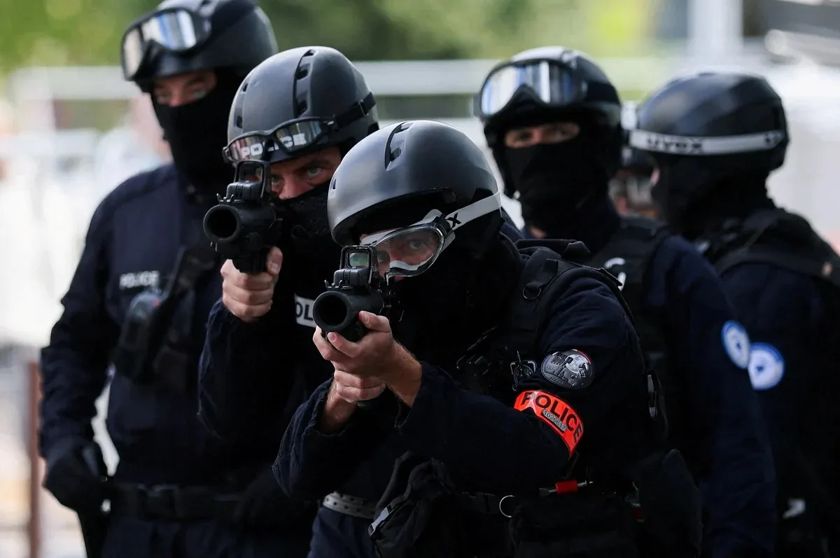 Mit Granaten und Gummigeschossen gegen junge Menschen – Polizeigewalt in Frankreich  
Foto: Stephane Mahe/reuters