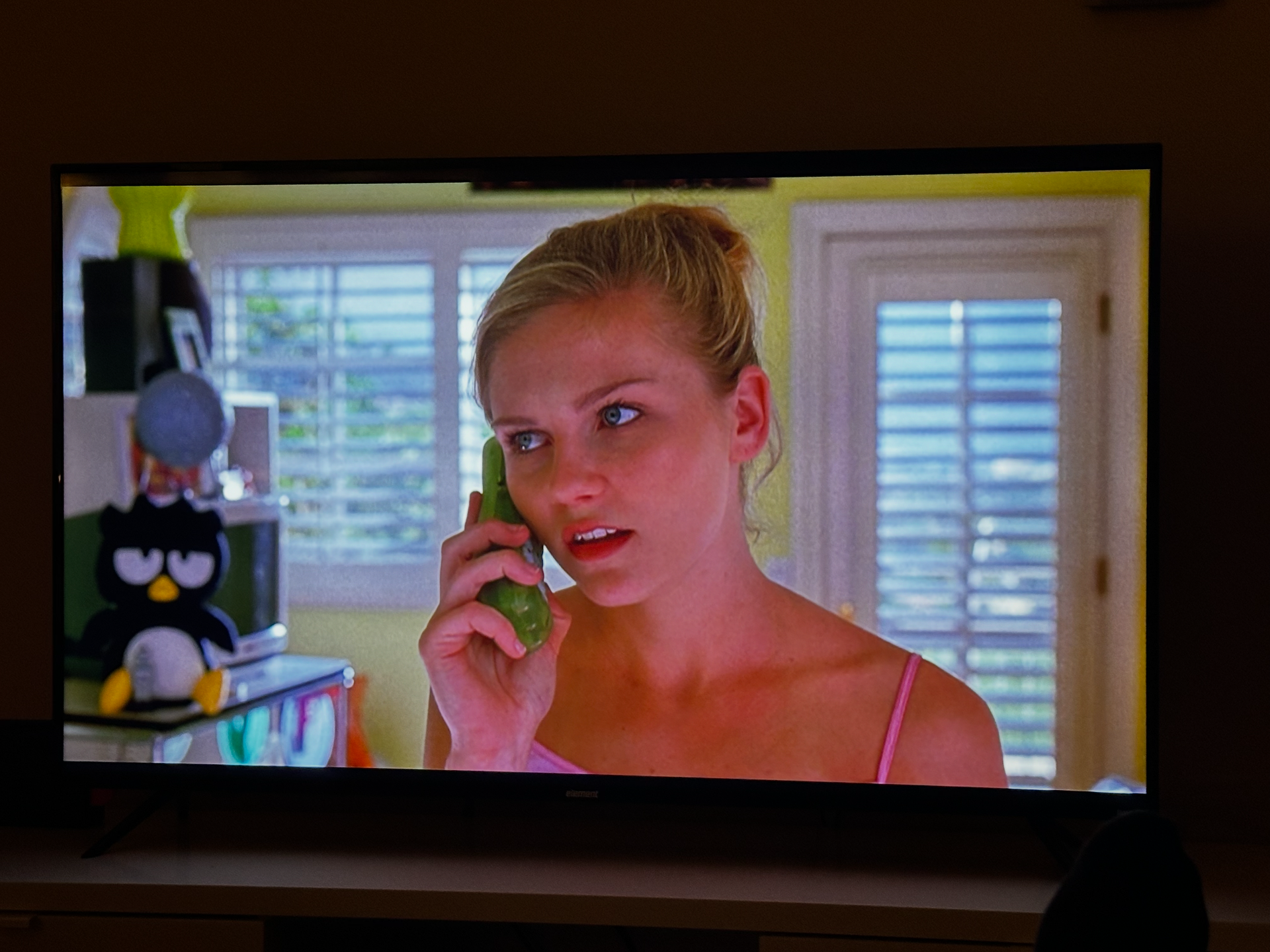 Kirsten Dunst on the phone in the movie Bring it On playing on my tv